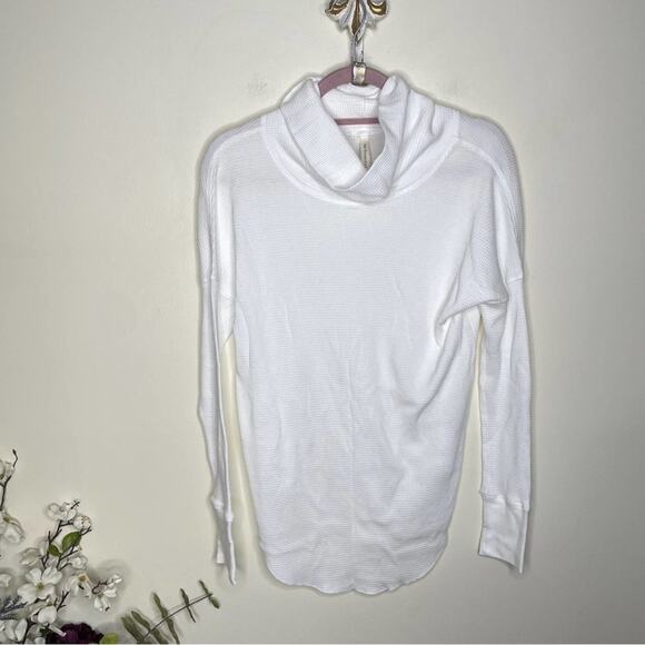 BABATON x ARITZIA Porter Thermal Waffle Turtleneck Top White {3D39} - Picture 3 of 6